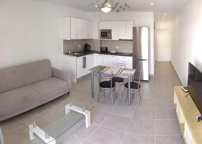Modern 1 Bed Apartment Cristianos